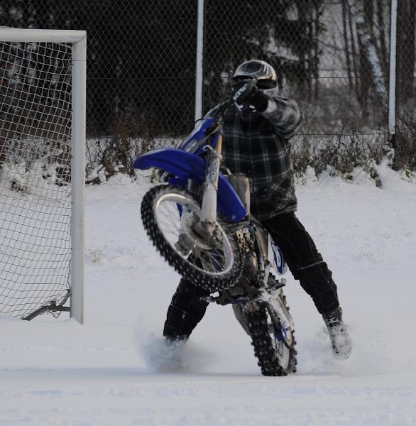 JOF_4644 Jonas wheelie beyond.jpg